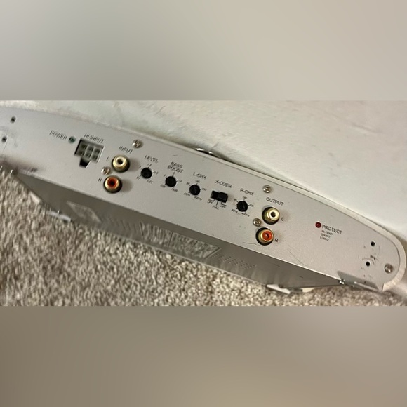 125 amp Jensen Bridgeable to 250 amp built-in crossover - Picture 3 of 7